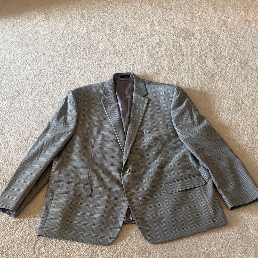 Sophisticated Gray Checkered Men's Blazer